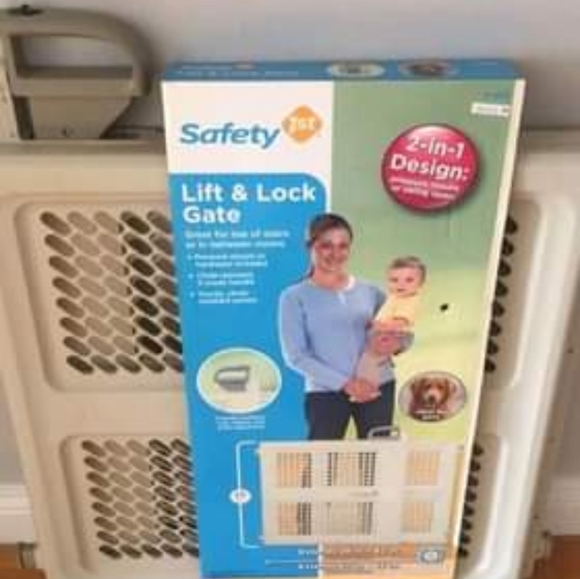New! Safety gate - Picture 2 of 2